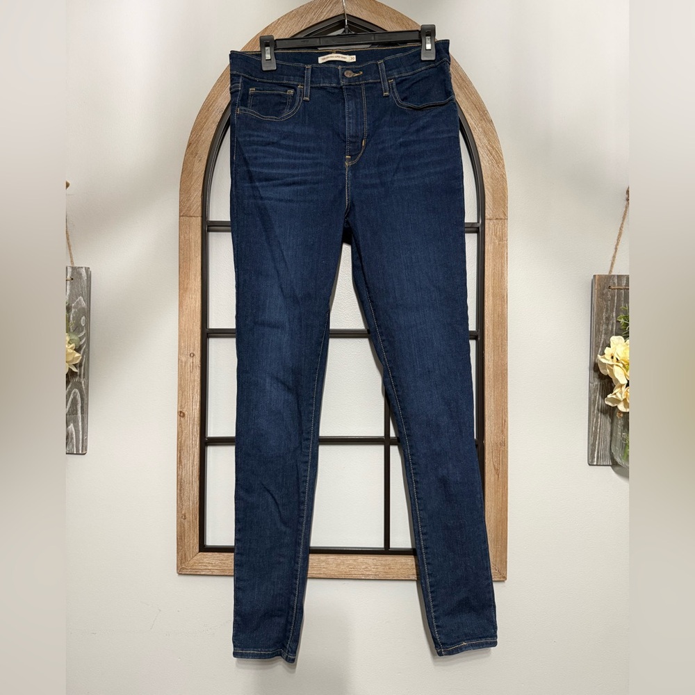 Levi’s 720 high rise super skinny size 30